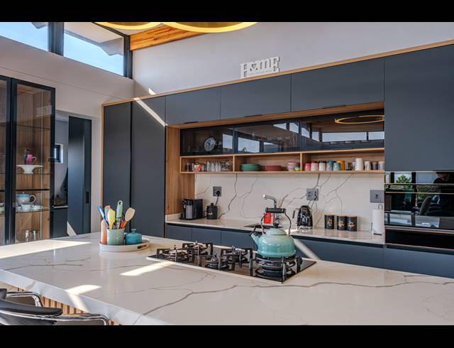 4 BEDROOM FREEHOLD FOR SALE IN SEATON ESTATE